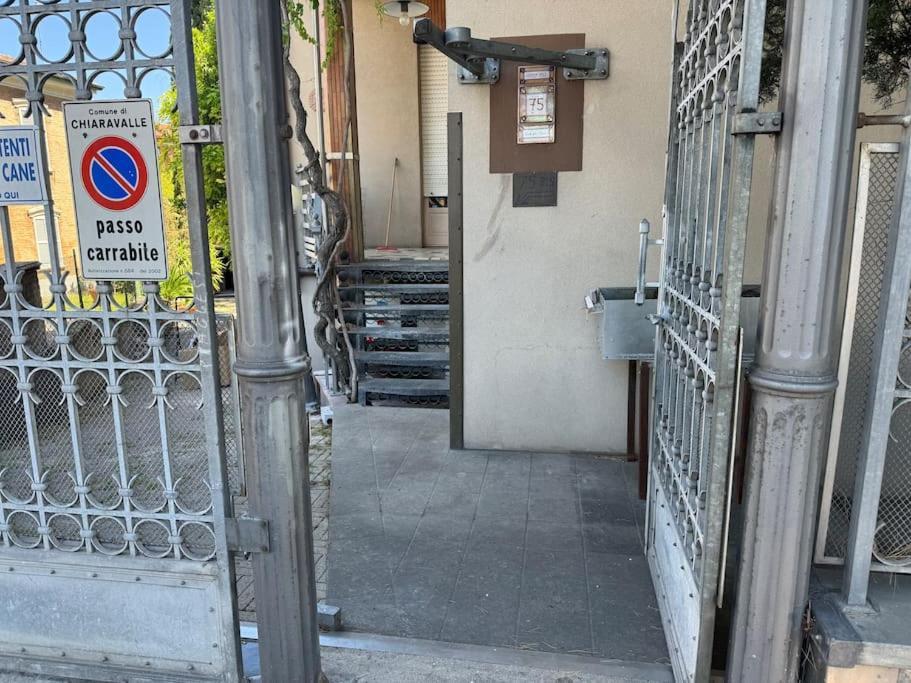 Casa Nel Verde - 4 Posti Letto Apartment Chiaravalle Marche Exterior photo